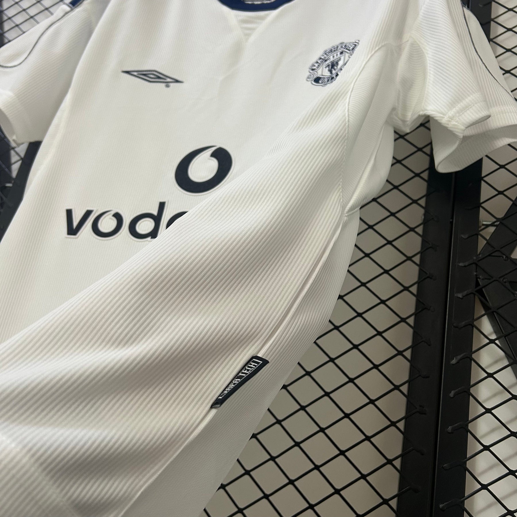 CAMISA RETRÔ MANCHESTER UNITED AWAY 00/01