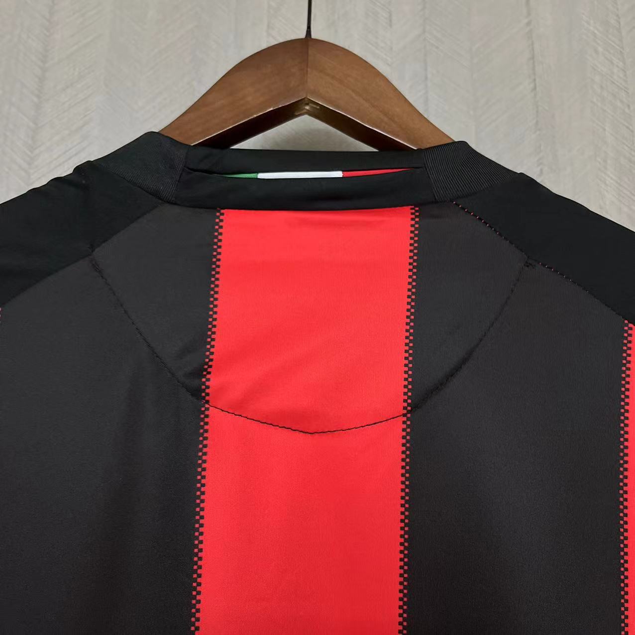 CAMISA RETRÔ MILAN HOME MANGA LONGA 10/11