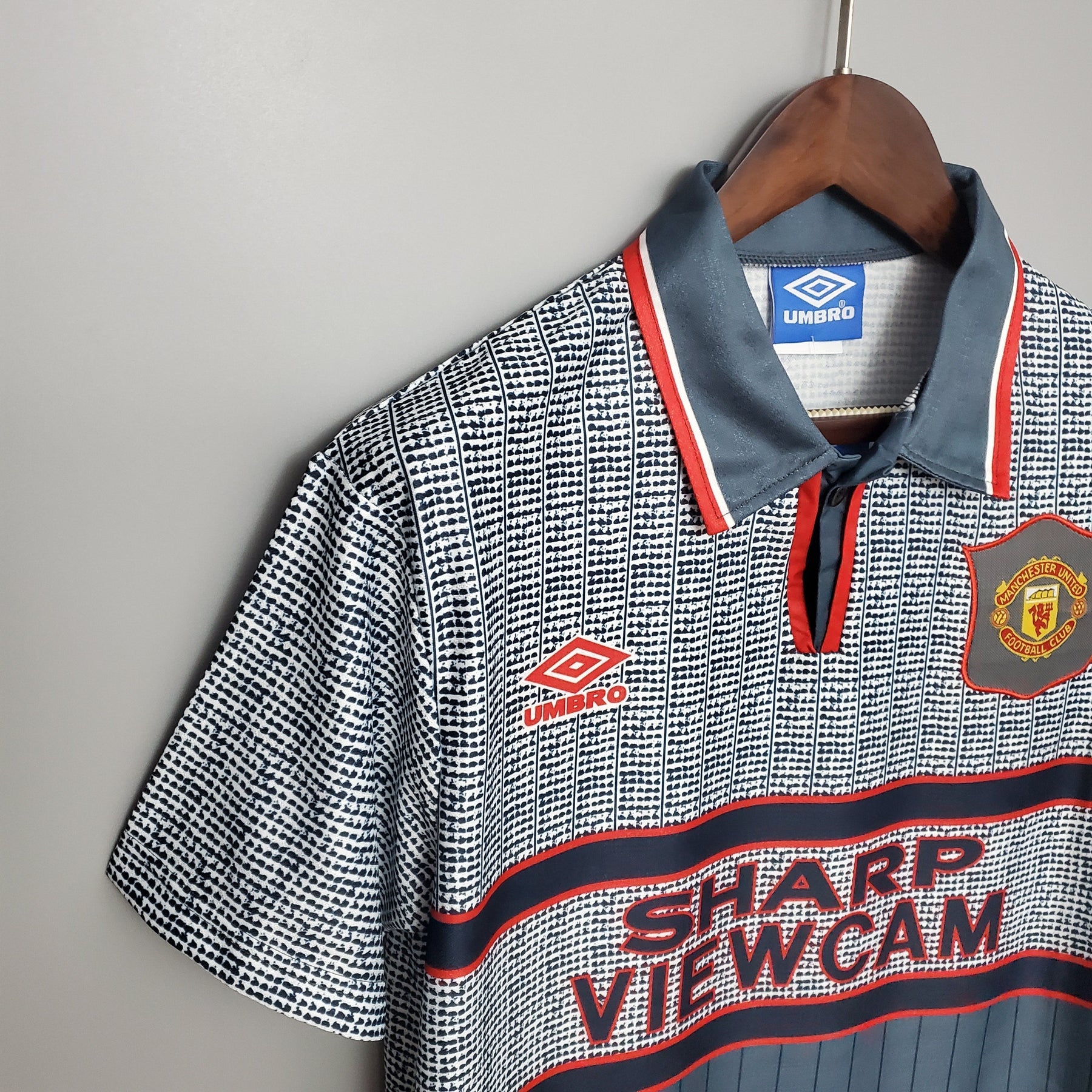 CAMISA RETRÔ MANCHESTER UNITED AWAY 95/96