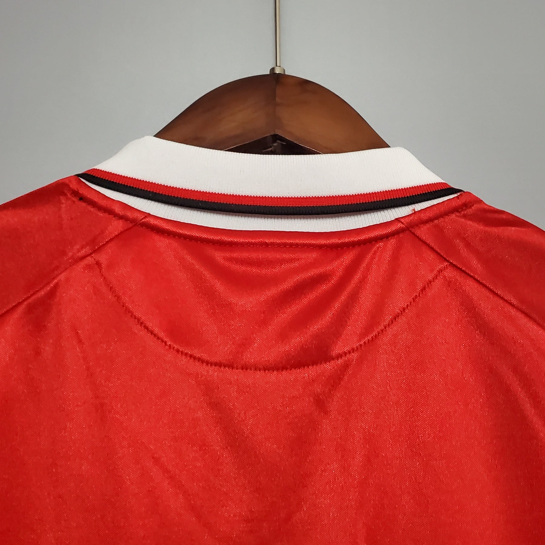 CAMISA RETRÔ MANCHESTER UNITED HOME 99/00