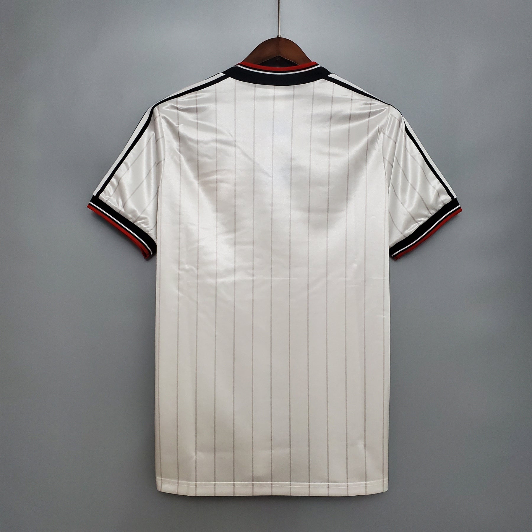 CAMISA RETRÔ MANCHESTER UNITED AWAY 1983