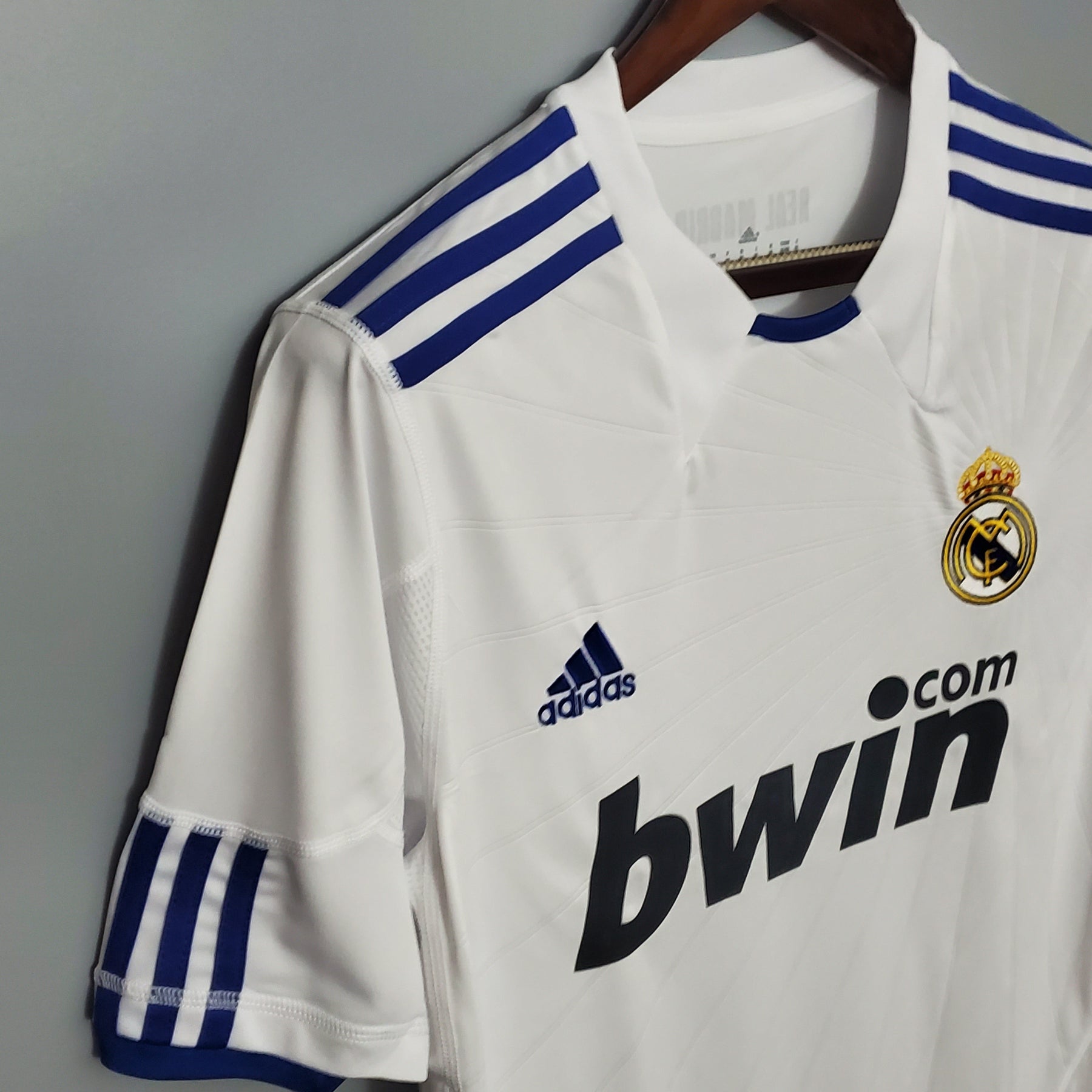 CAMISA RETRÔ REAL MADRID HOME 10/11