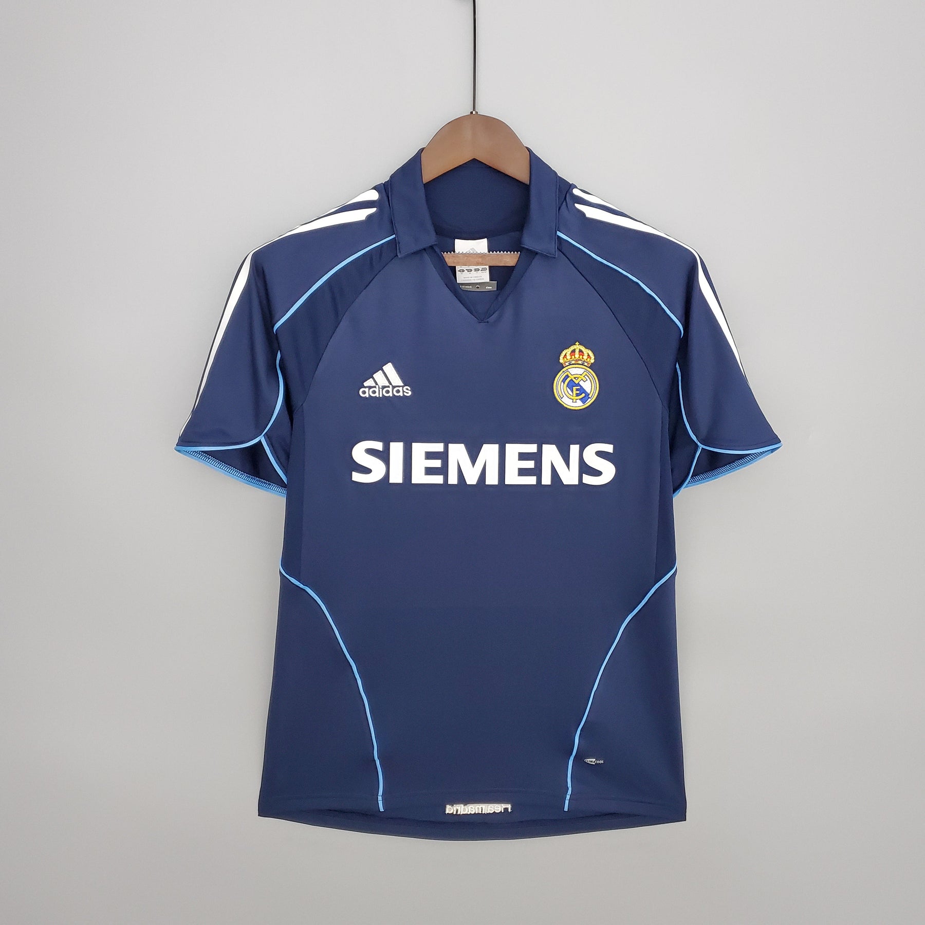 CAMISA REAL MADRID RETRÔ AWAY 05/06