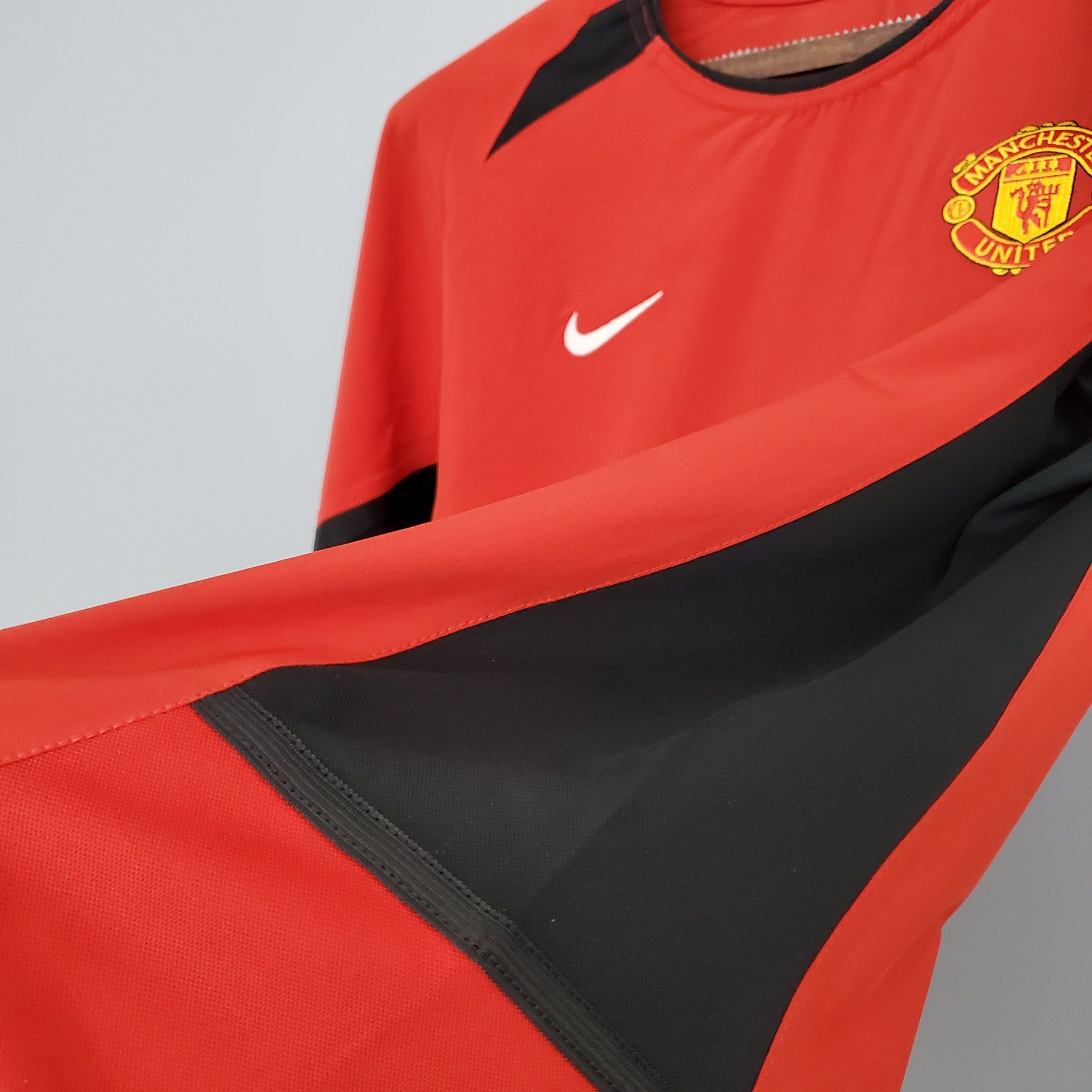 CAMISA RETRÔ MANCHESTER UNITED HOME MANGA LONGA 02/03