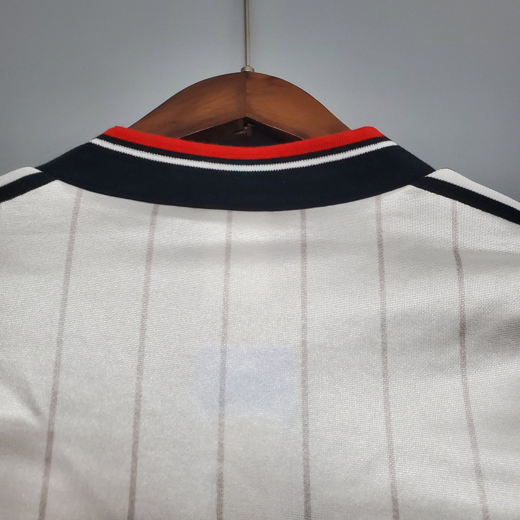 CAMISA RETRÔ MANCHESTER UNITED AWAY 1983