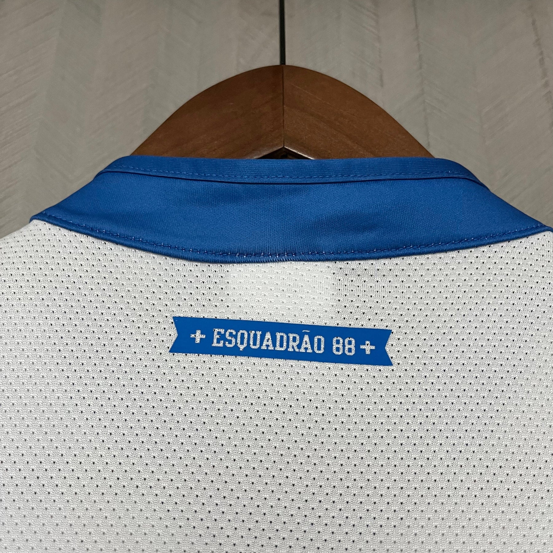 CAMISA RETRÔ ESQUADRÃO HOME 13/14