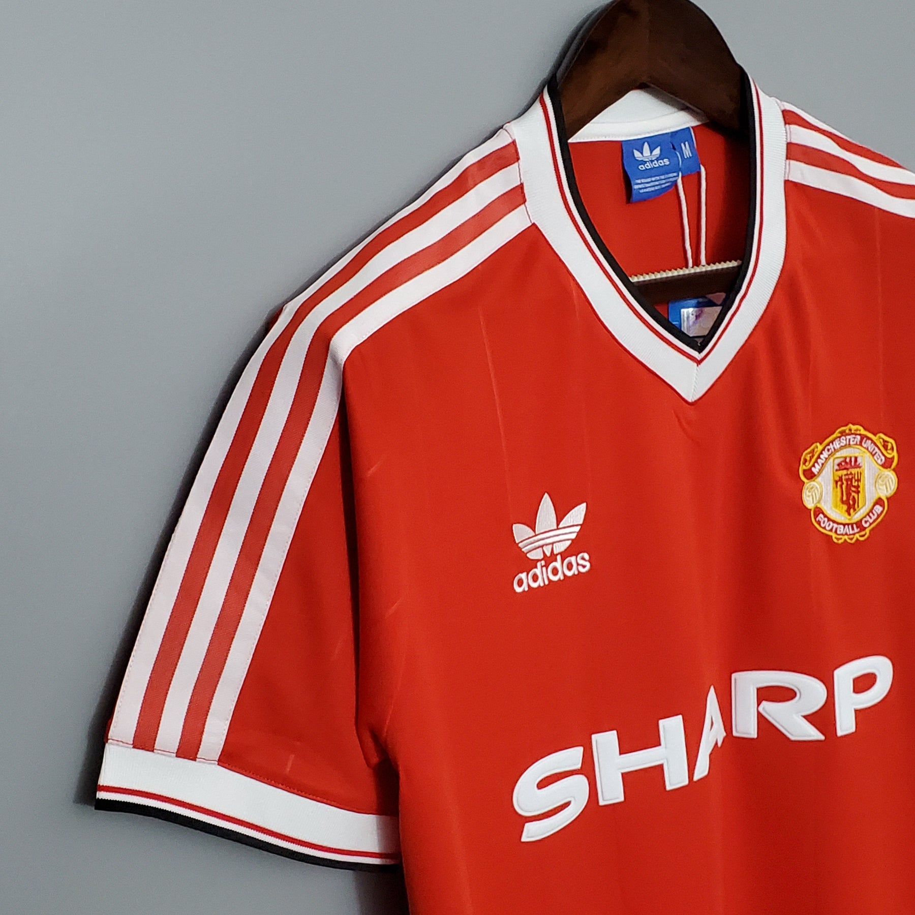 CAMISA RETRÔ MANCHESTER UNITED HOME 83/84