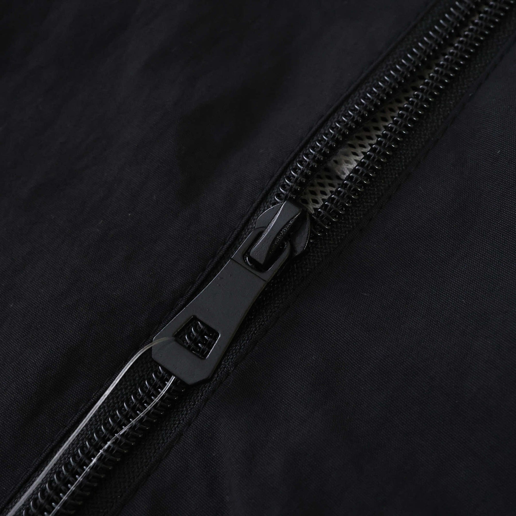 JAQUETA LIVERPOOL 2025/26 PRETA