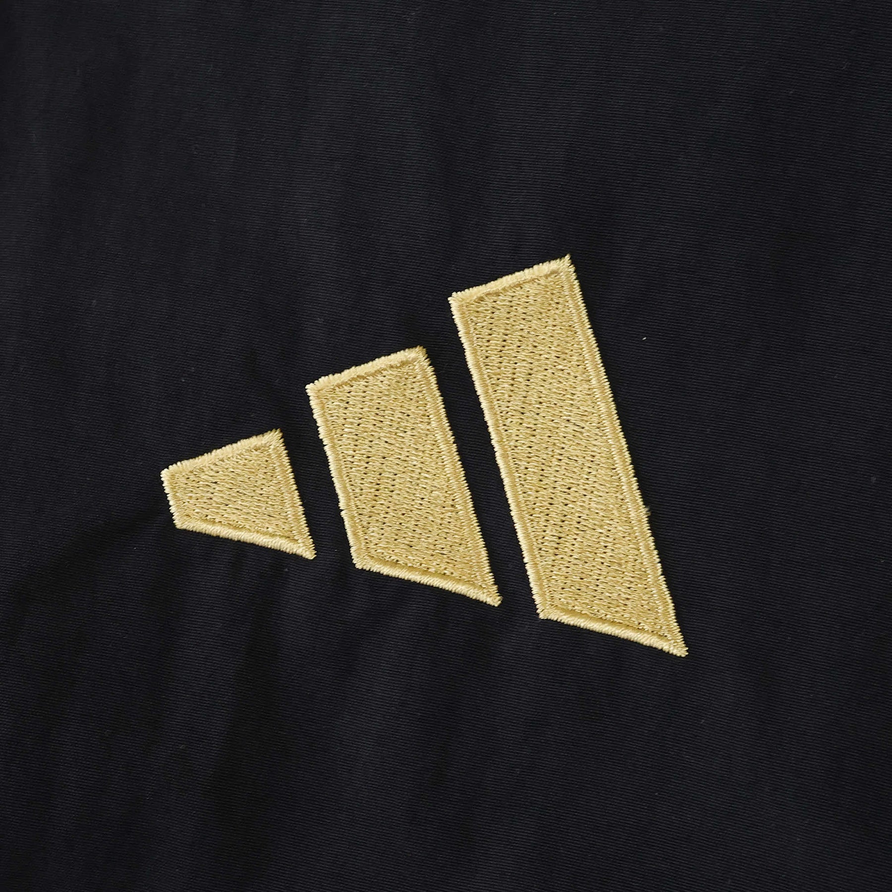 JAQUETA LIVERPOOL 2025/26 PRETA