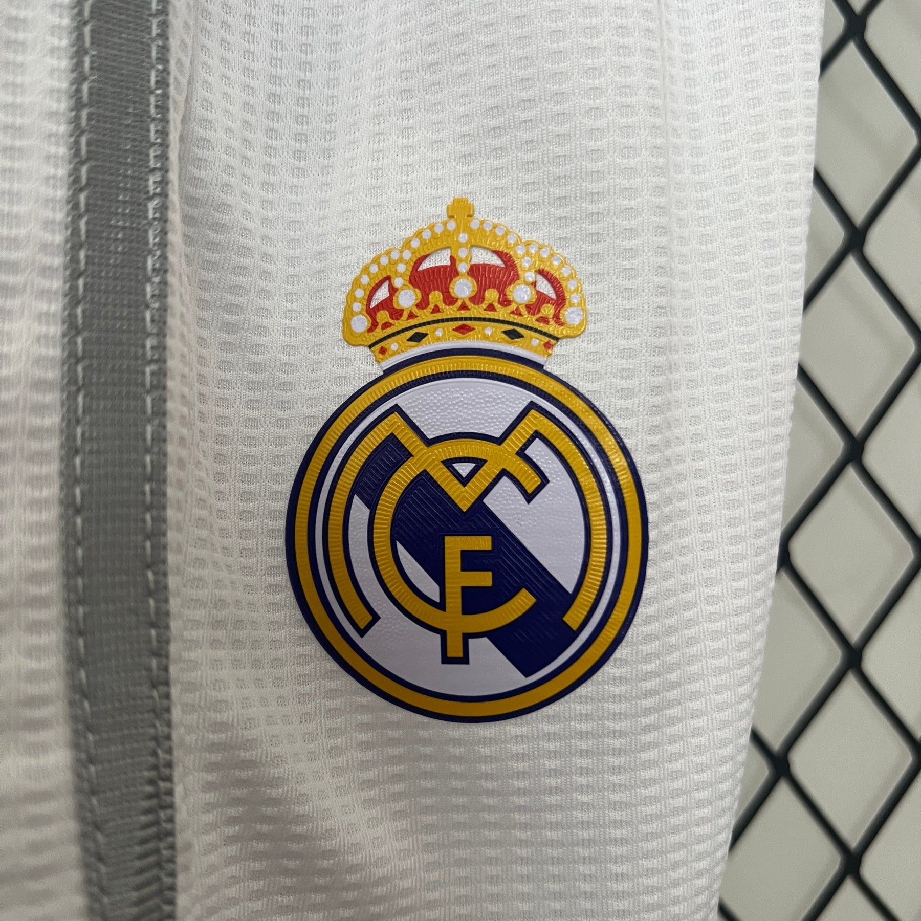 KIT INFANTIL RETRÔ REAL MADRID HOME 15/16