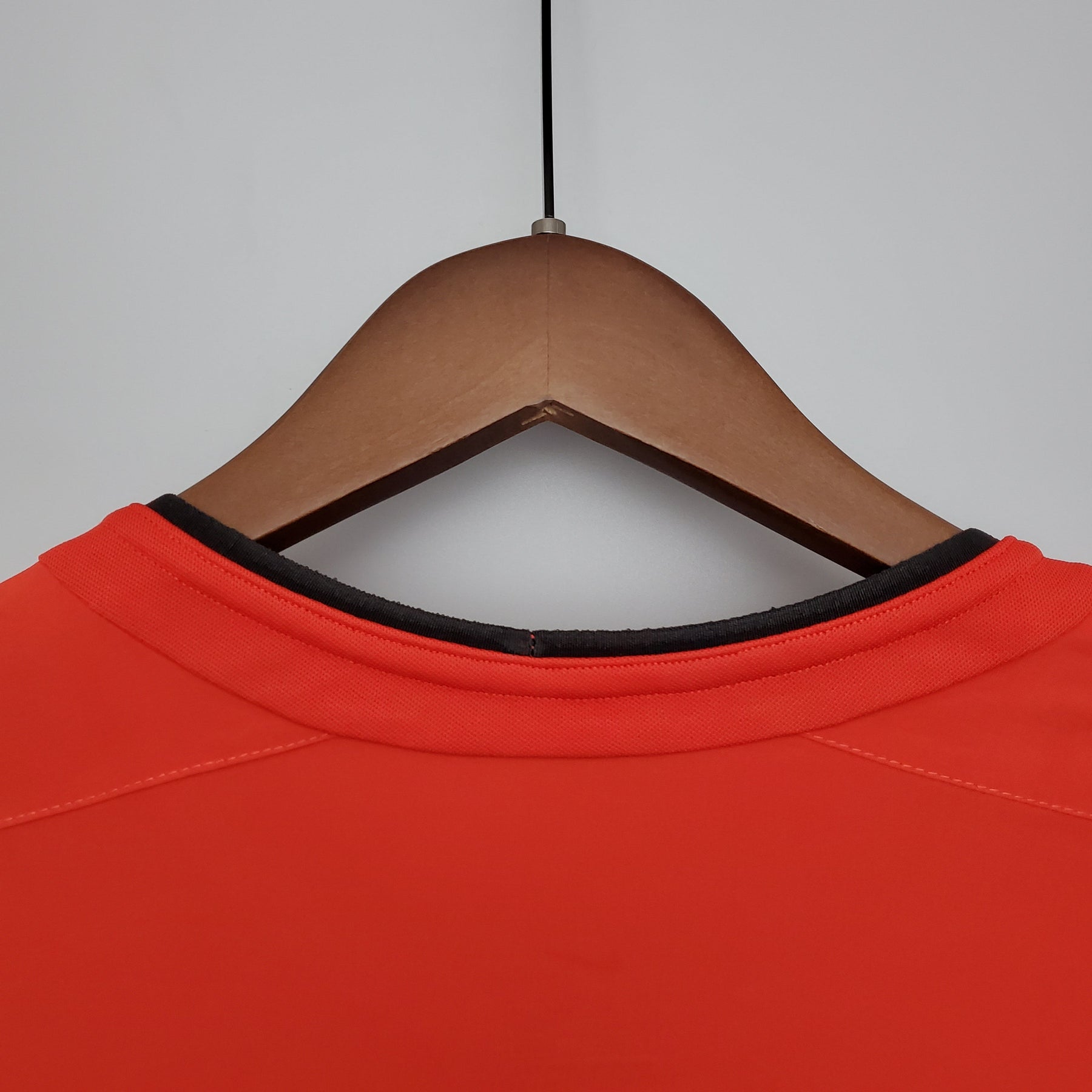 CAMISA RETRÔ MANCHESTER UNITED HOME MANGA LONGA 02/03