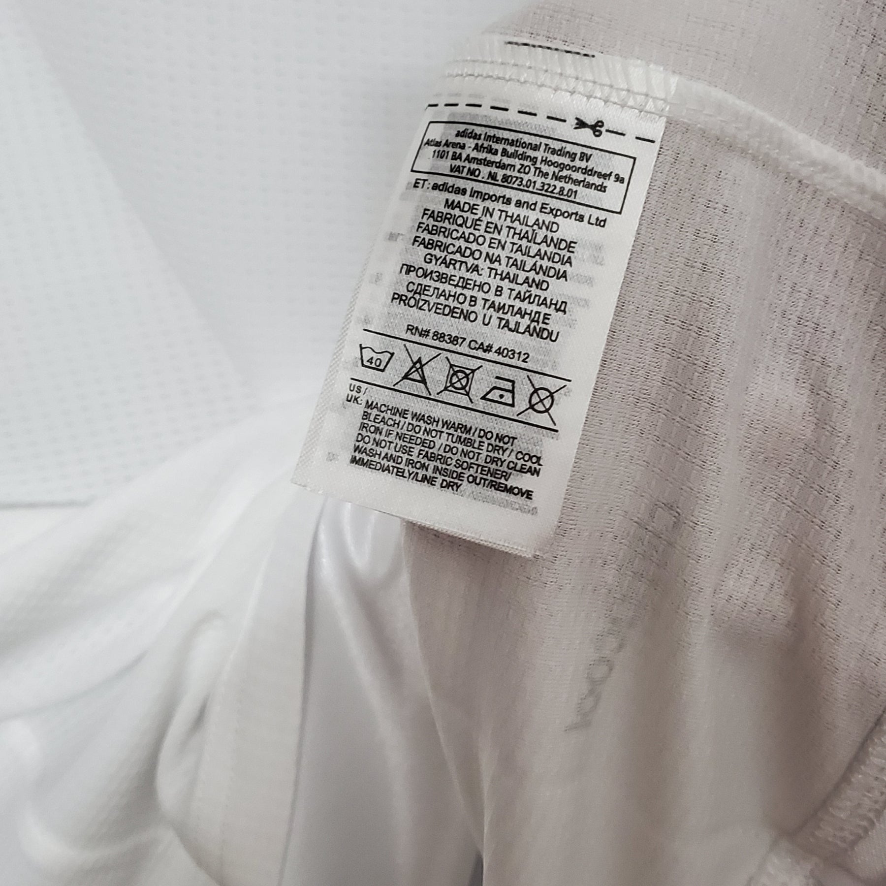 CAMISA RETRÔ REAL MADRID HOME 15/16