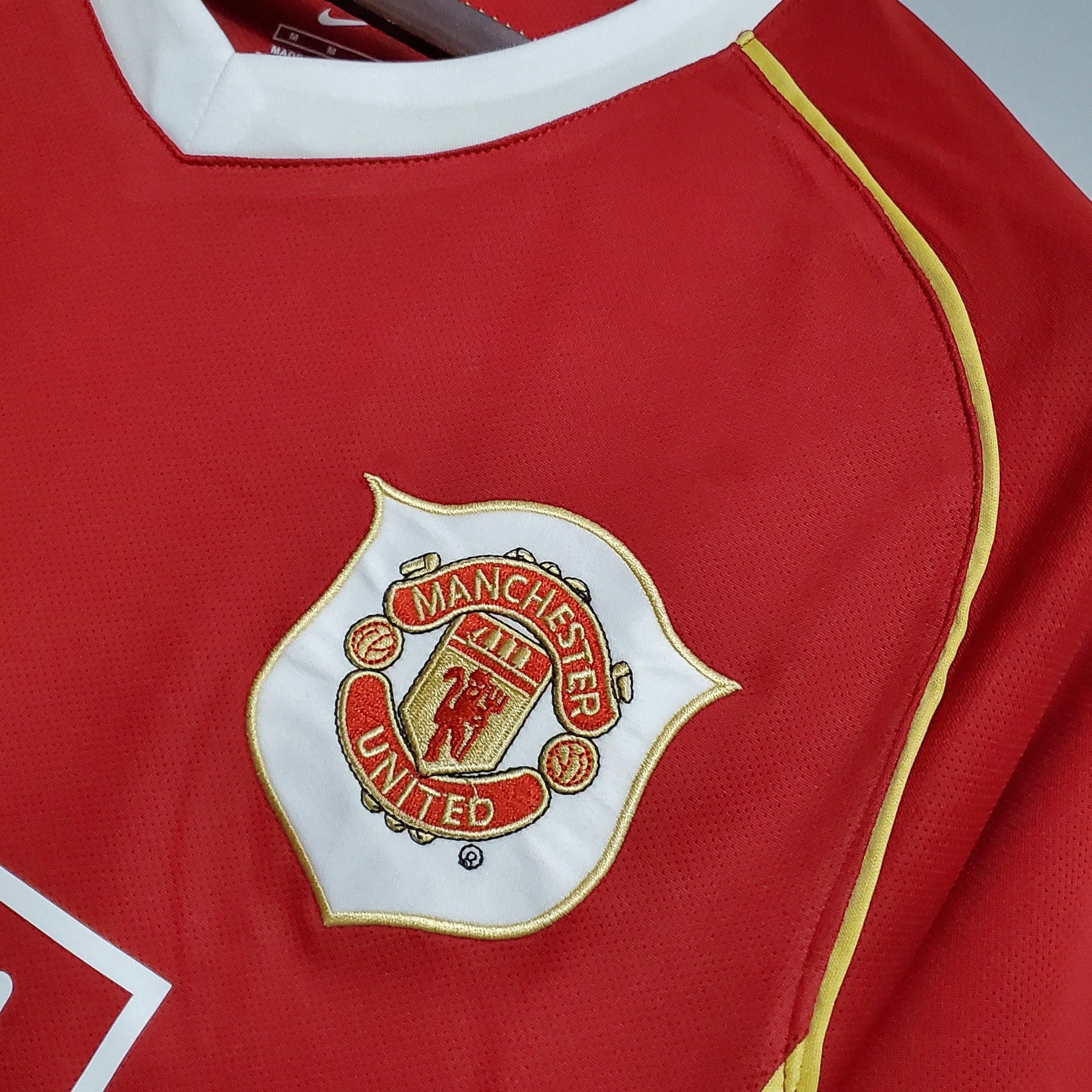 CAMISA RETRÔ MANCHESTER UNITED HOME 06/07