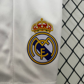 KIT INFANTIL RETRÔ REAL MADRID HOME 16/17