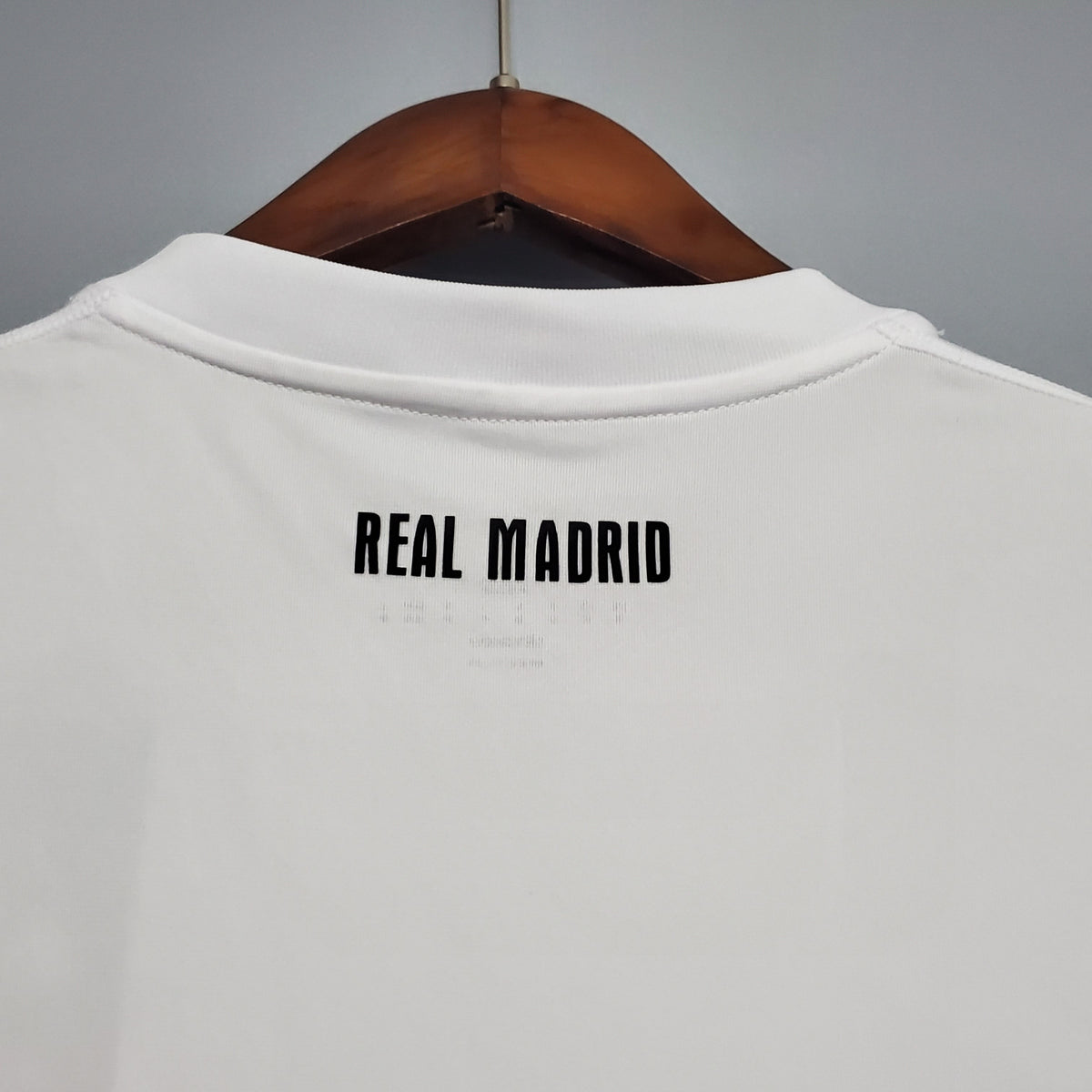 CAMISA RETRÔ REAL MADRID HOME 10/11