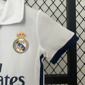 KIT INFANTIL RETRÔ REAL MADRID HOME 16/17