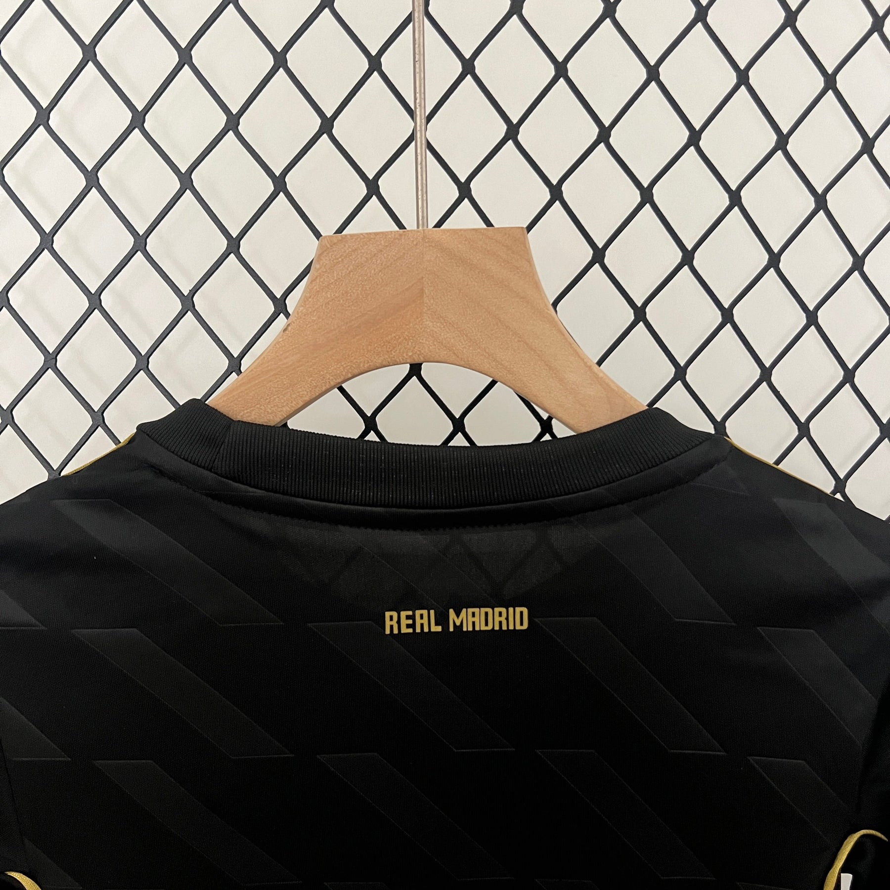 KIT INFANTIL RETRÔ REAL MADRID AWAY 11/12