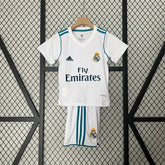 KIT INFANTIL RETRÔ REAL MADRID HOME 17/18