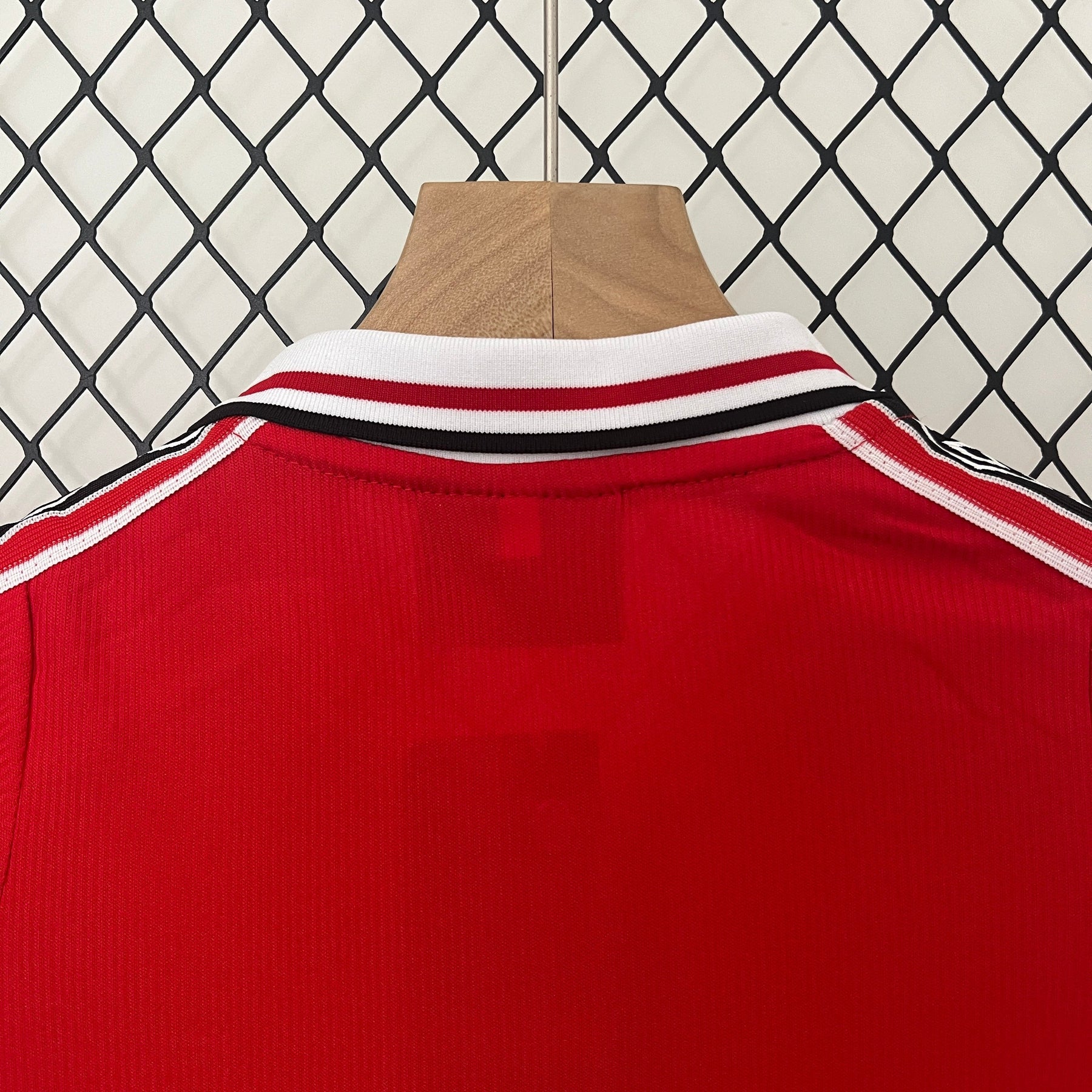 KIT INFANTIL RETRÔ MANCHESTER UNITED HOME 98/99