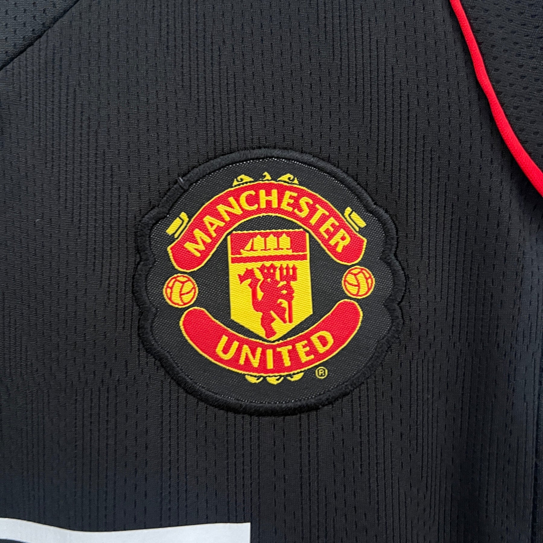 KIT INFANTIL RETRÔ MANCHESTER UNITED BLACK 08/09