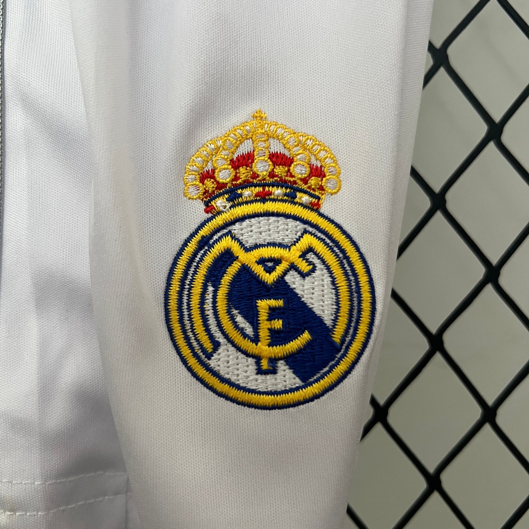 KIT INFANTIL RETRÔ REAL MADRID HOME 13/14