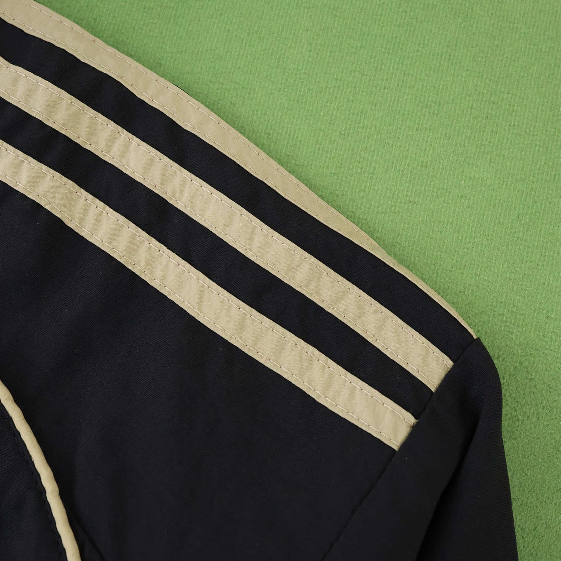 JAQUETA LIVERPOOL 2025/26 PRETA