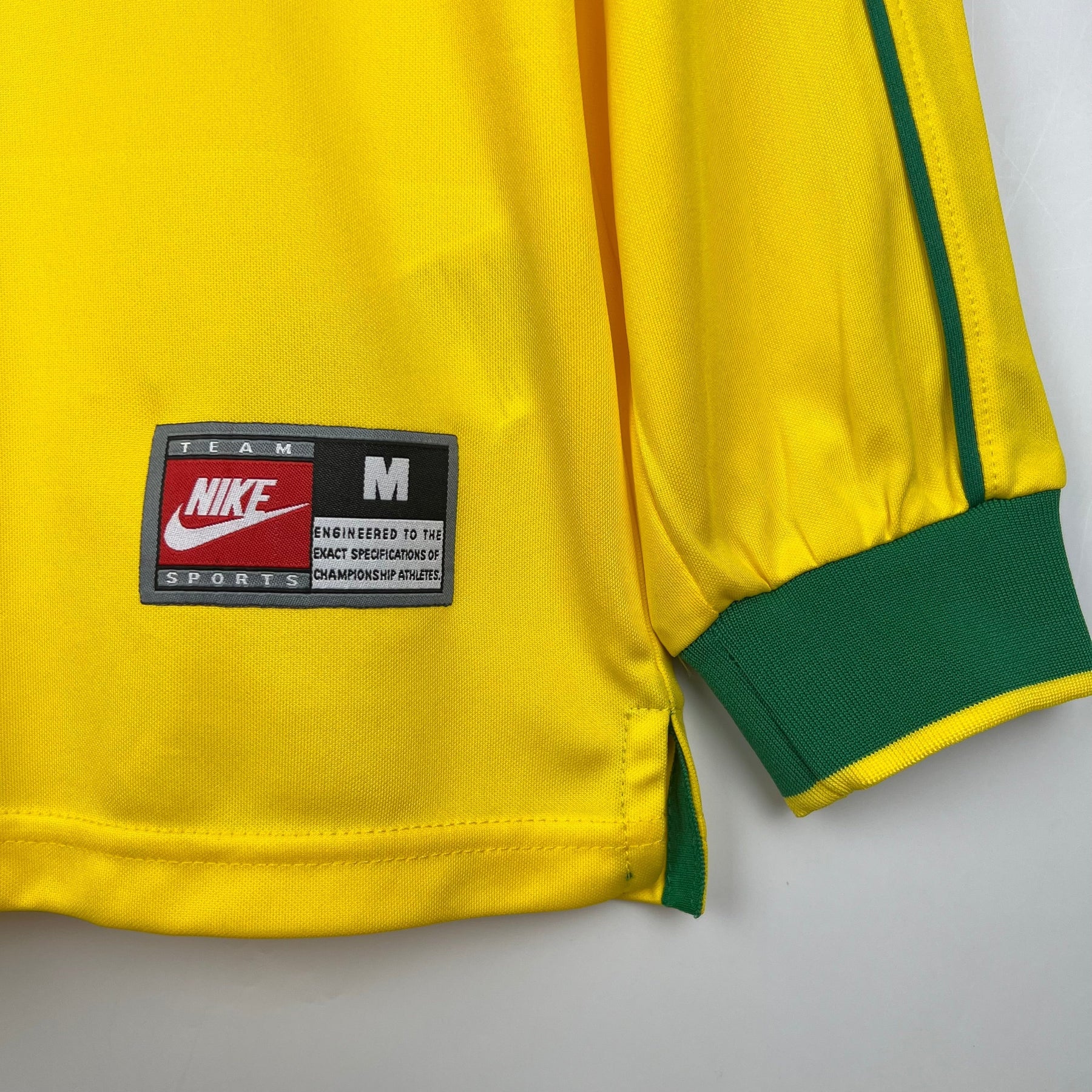 CAMISA RETRÔ MANGA LONGA BRASIL HOME 97/98