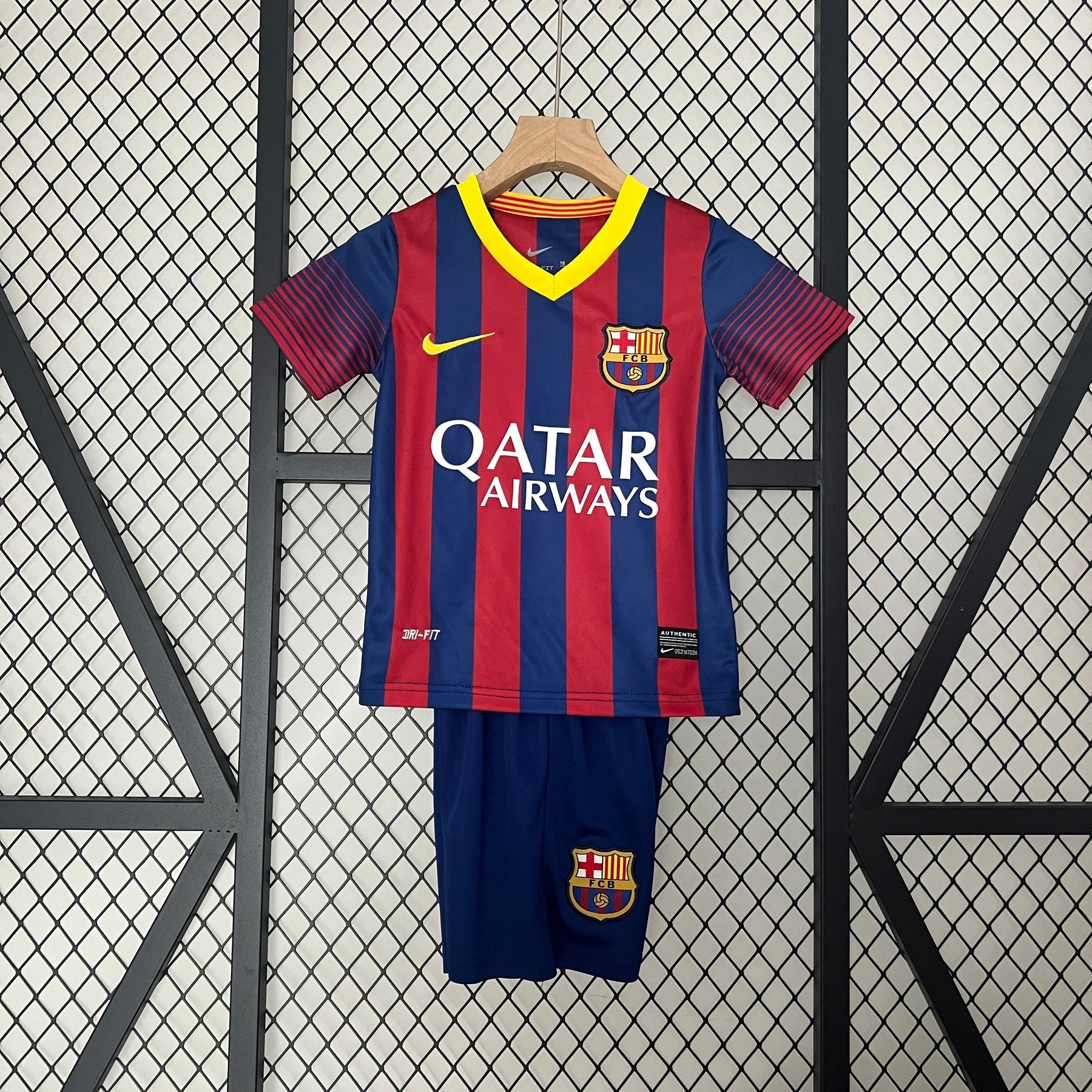 KIT INFANTIL RETRÔ BARCELONA HOME 13/14