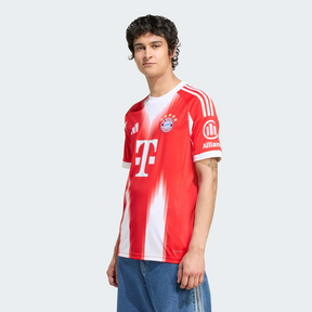 CAMISA TITULAR BAYERN DE MUNIQUE MUNDIAL DE CLUBES 2025 TORCEDOR MASCULINA