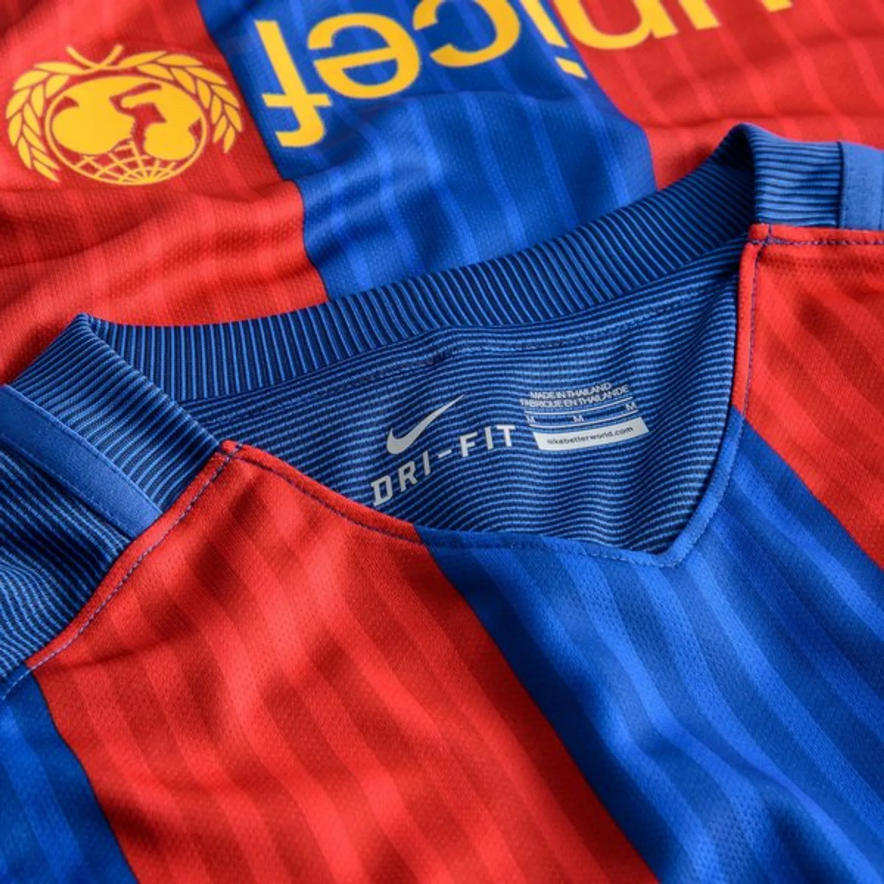 CAMISA RETRÔ BARCELONA 2016/17 GRENÁ MASCULINA + CHAVEIRO ESPECIAL DE BRINDE