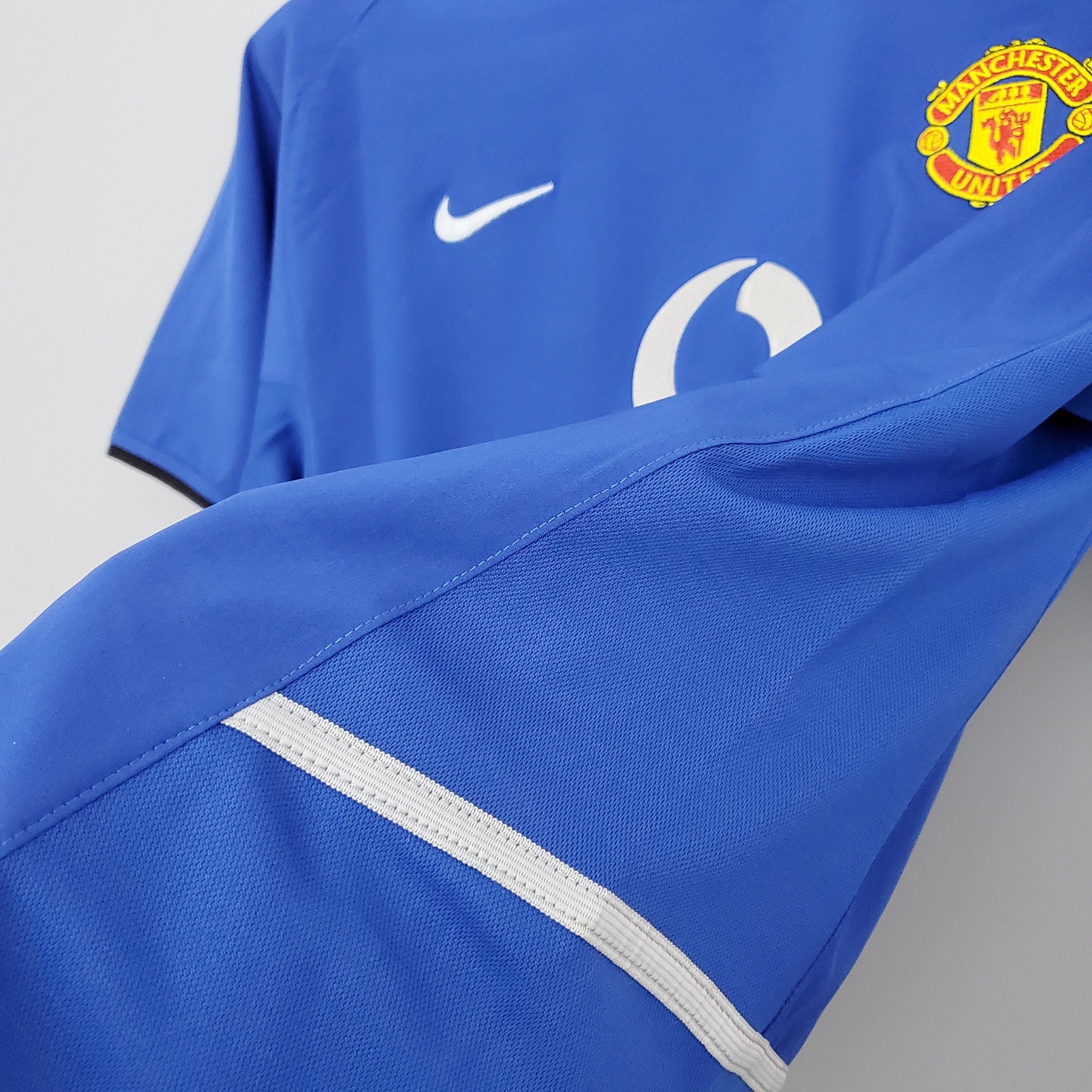 CAMISA RETRÔ MANCHESTER UNITED AWAY 02/04