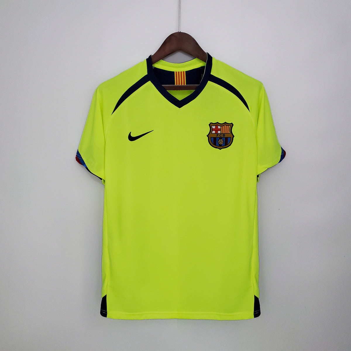 CAMISA RETRÔ BARCELONA AWAY 05/06