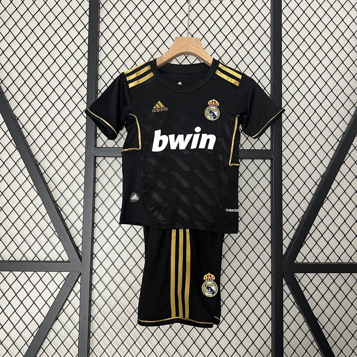 KIT INFANTIL RETRÔ REAL MADRID AWAY 11/12