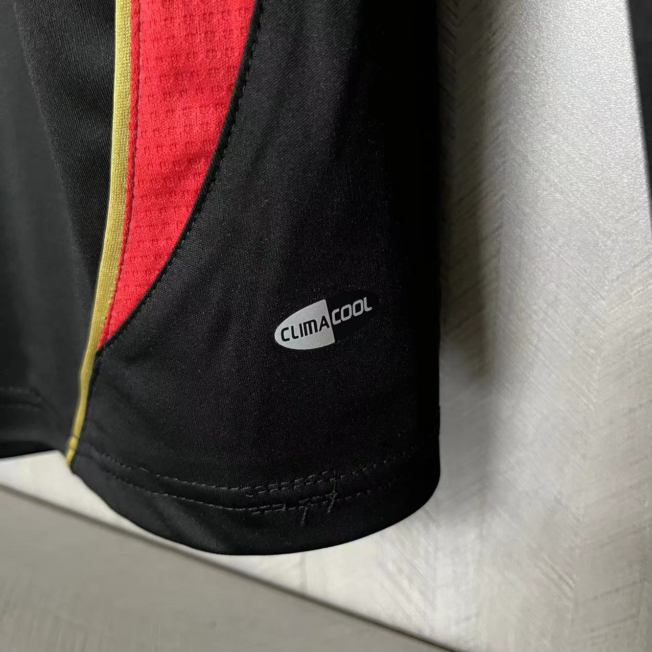 CAMISA RETRÔ MILAN THIRD MANGA LONGA 06/07