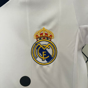 KIT INFANTIL RETRÔ REAL MADRID HOME 12/13