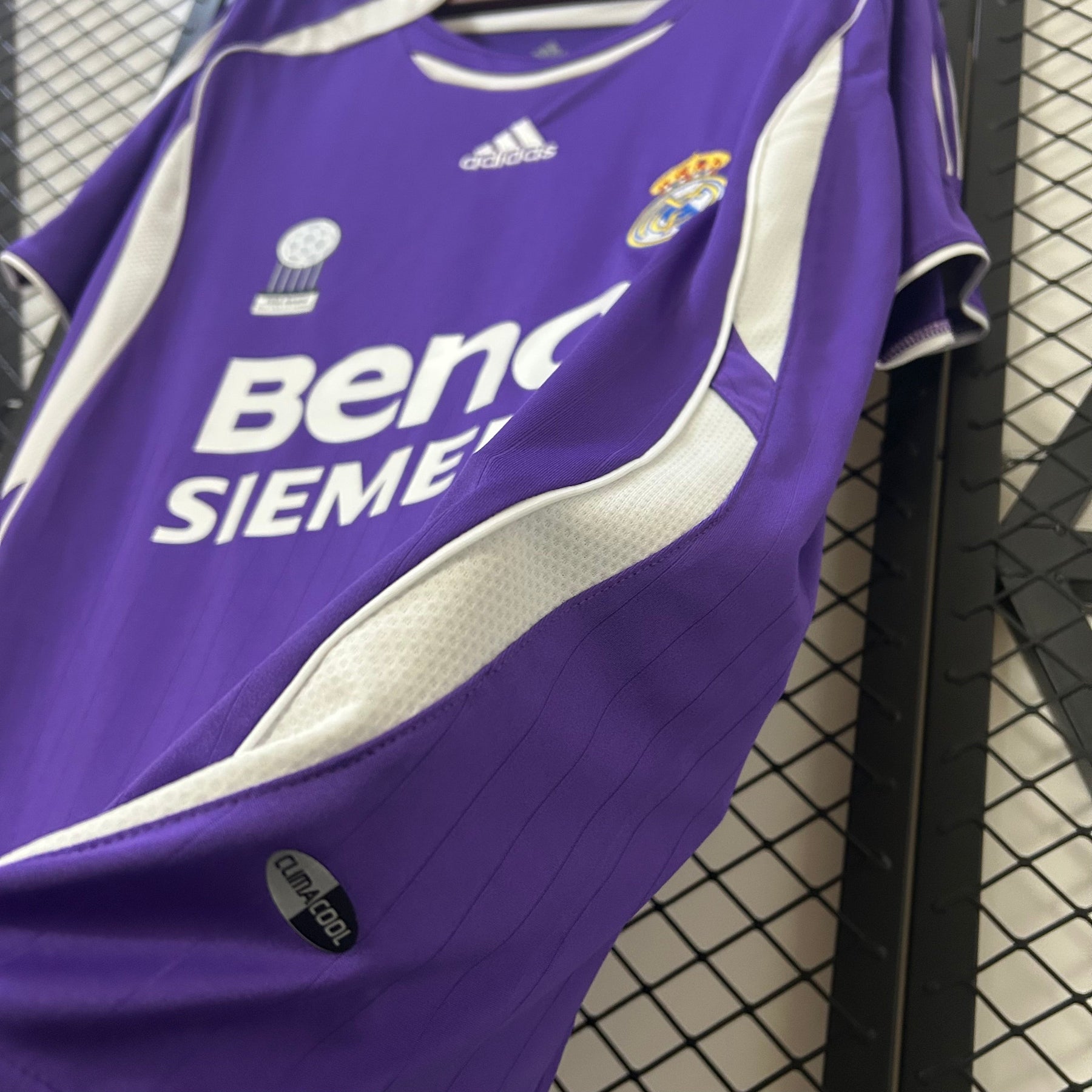 CAMISA RETRÔ REAL MADRID THIRD 06/07